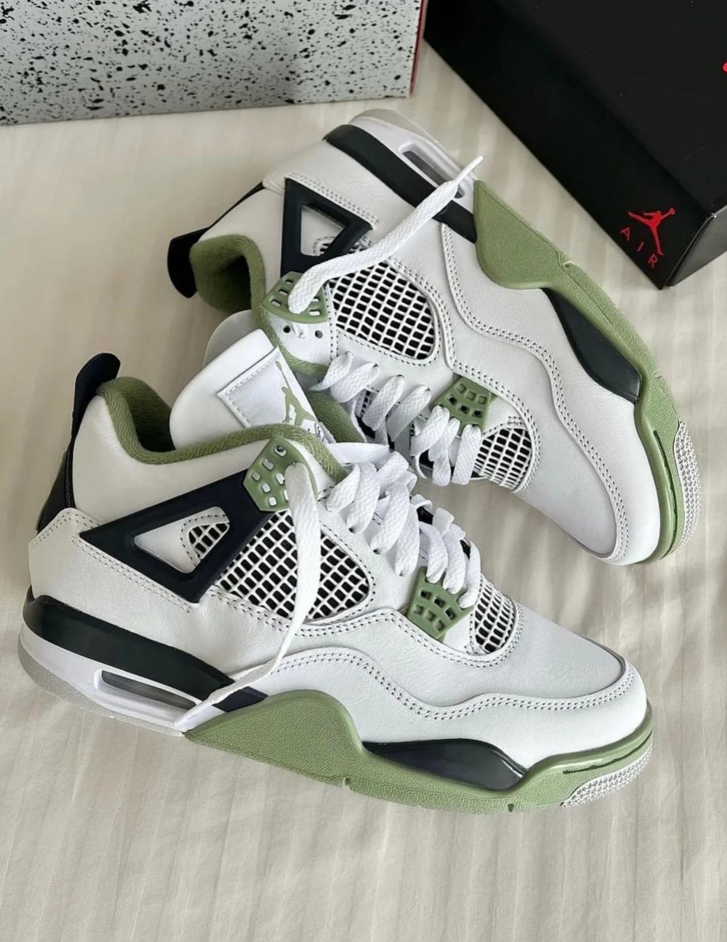 Nike Air Jordan 4